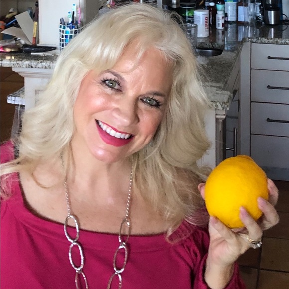 Meet your Posher, Jonnita - Picture 1 of 1